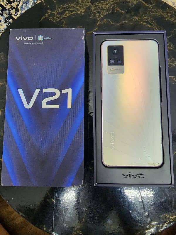 Vivo v21e euro cup 2020 edition 12/128 original box and fast charger 2