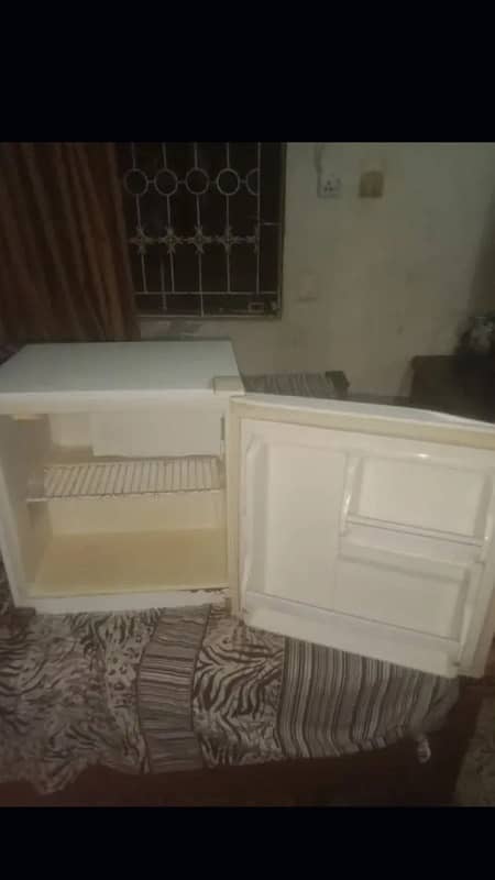 Haier mini fridge for sale 3