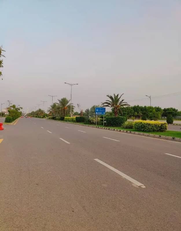 20-Marla Plot Available At Hot Location Near To Park Mosque & At Reasonable Price In New Lahore City Phase 3 Near To Bahria Town 10