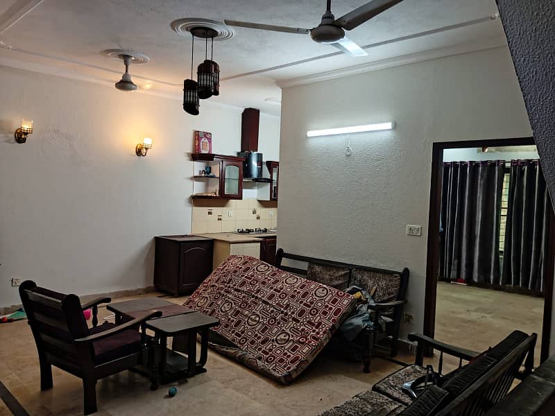 5 MARLA UPPER PORTION AVAILABLE FOR RENT IN JOHAR TOWN 4