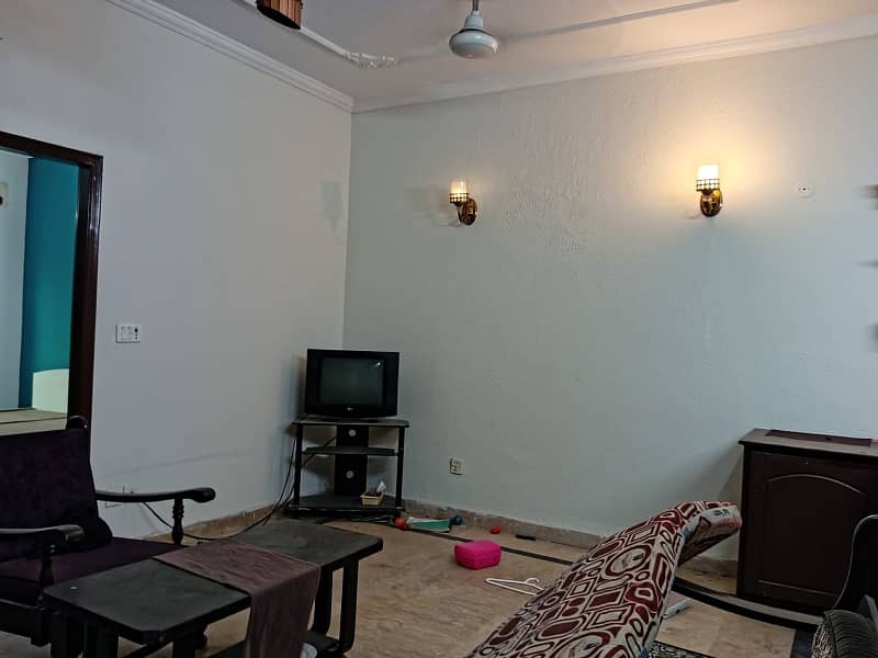 5 MARLA UPPER PORTION AVAILABLE FOR RENT IN JOHAR TOWN 6