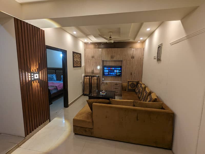 E-11 ONE BED APARTMENT AVAILABLE FOR RENT ON DAILY/WEEKLY BASIC 0