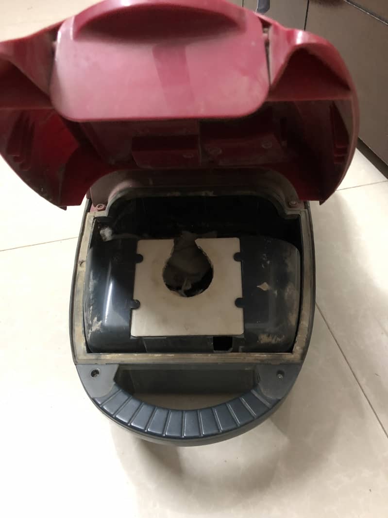 Vacuum cleaner In perfect condition 5