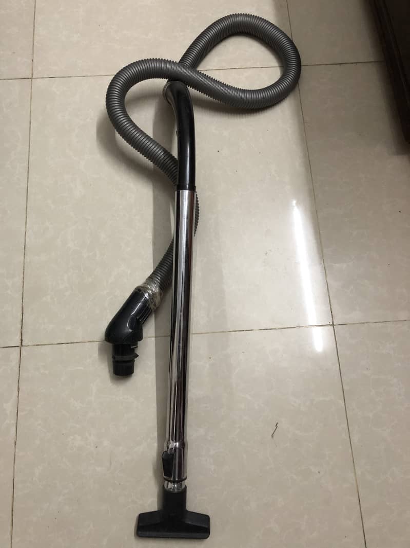 Vacuum cleaner In perfect condition 6