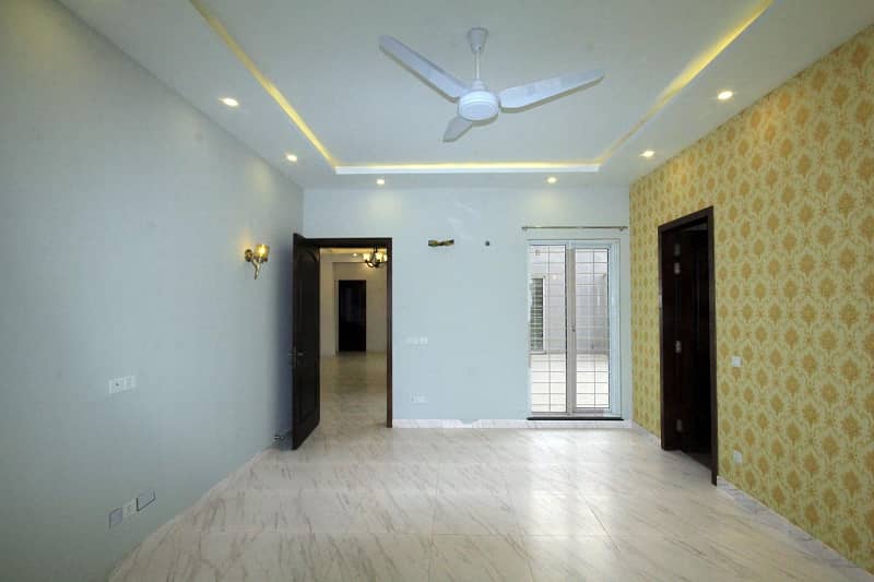 1 kanal Upper portion Is Available For Rent In DHA Phase 6 Lahore At Super Hot Location. 11