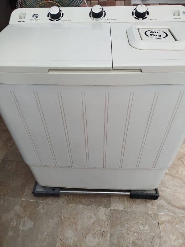 PEL semi automatic washing machine 1050. T 4