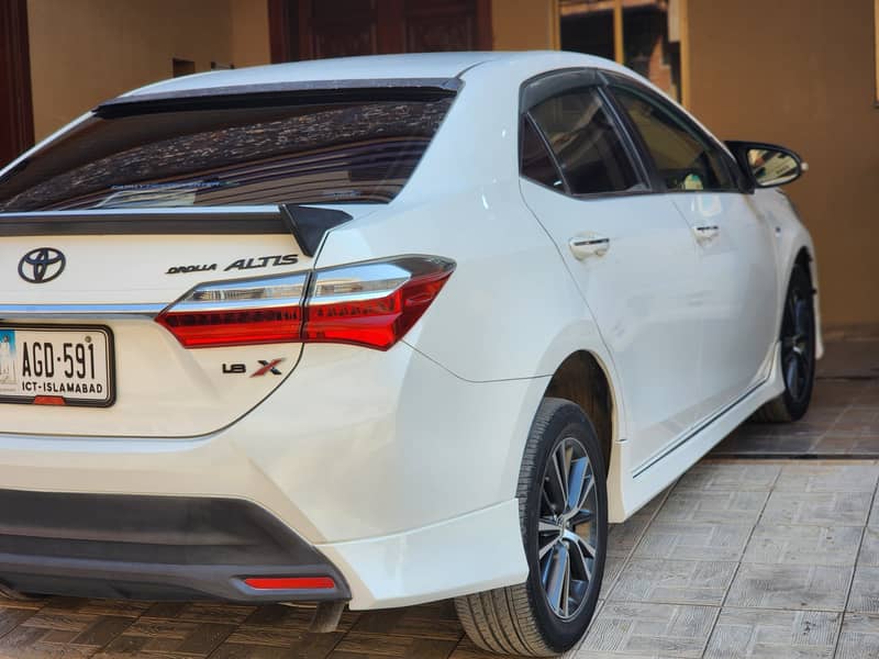 Toyota Corolla Altis 2018 Grande 2