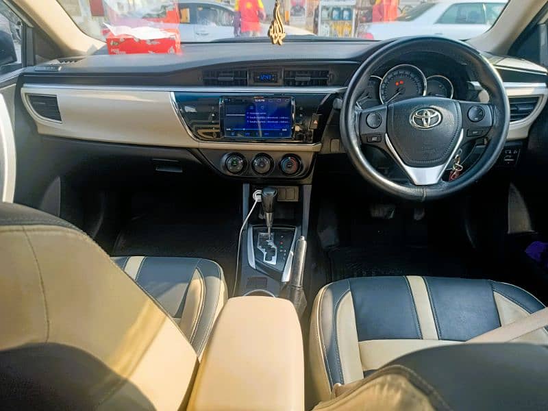 Toyota Corolla GLI 2016/2017 Automatic 11