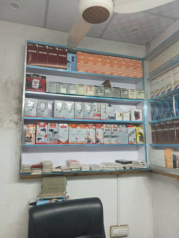 Counter for sale Saman nai Khali counter bar danay aur Lab hai 3