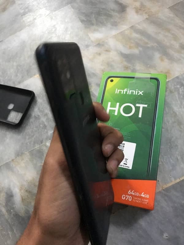 i am selling infinix hot 10 3