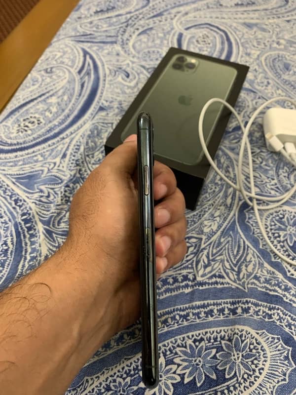 Iphone 11 Pro Max 256 GB Physical dual PTA approved 4