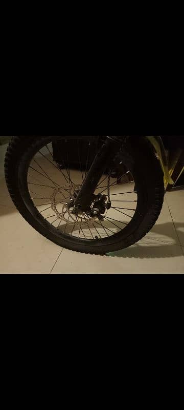 Kids cycle disk breaks fiber body 20 inch. 3