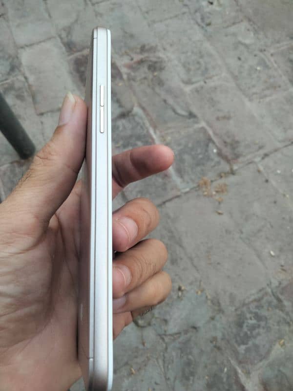 Oppo A57 3gb Ram 32Gb rom 3