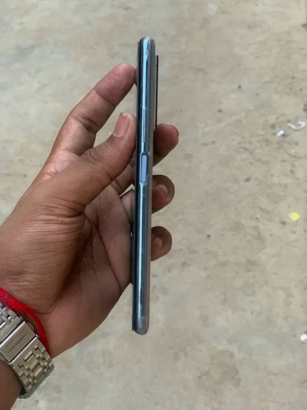 Huawei p40lite 5g    condions 10 by by 4