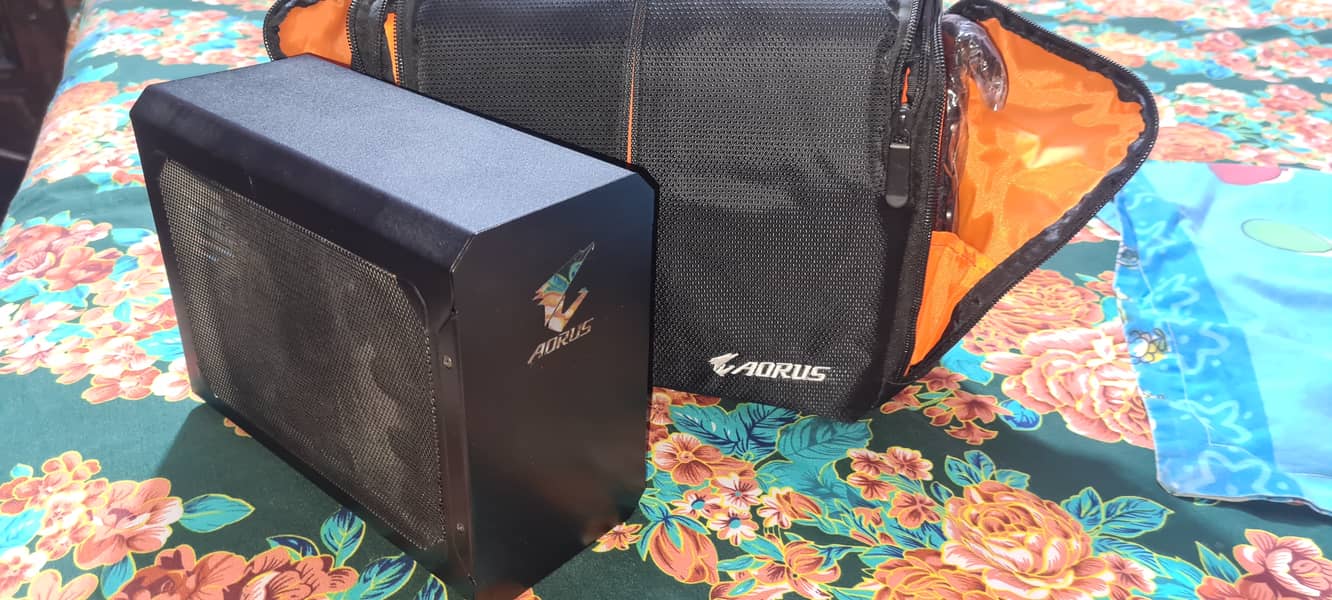 AORUS GTX 1080 GAMING BOX 6