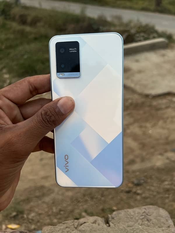 vivo y21  4RM 64 gb 9