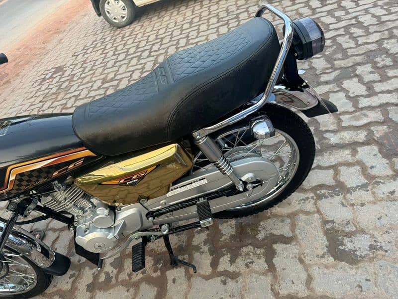 CG 125 Gold Edition 3