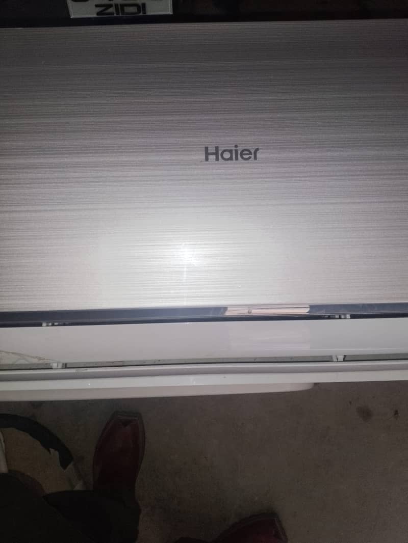 344 5277 255 Haier Dc inverter Ac only 8month use 6