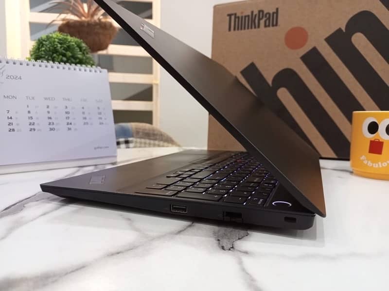 like New Lenovo thinkPad E15 | 11th Gen | 16/512GB SSD | IRIS Graphics 9