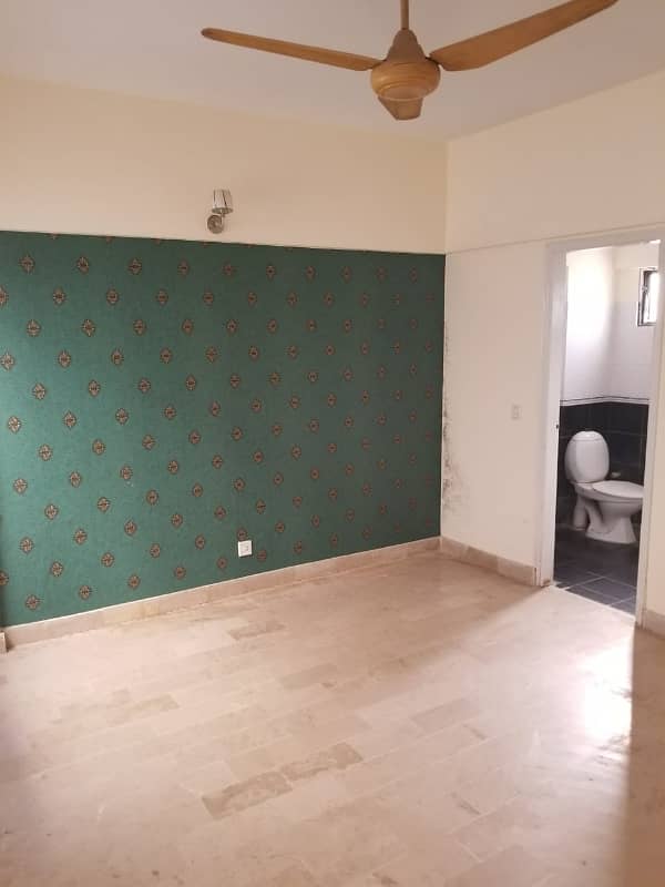 well maintained flat 4 bed dd available for rent in DHA phase 6 Bukhari commercial 2