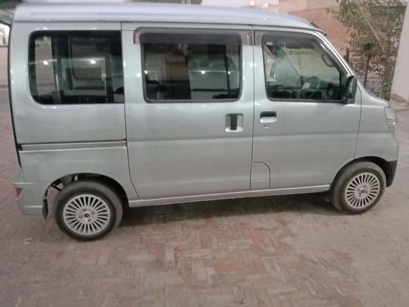 Daihatsu Hijet 2024 9