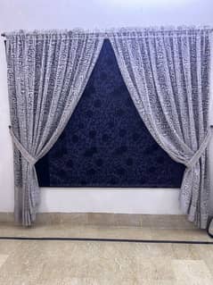 2 curtains 1 blind