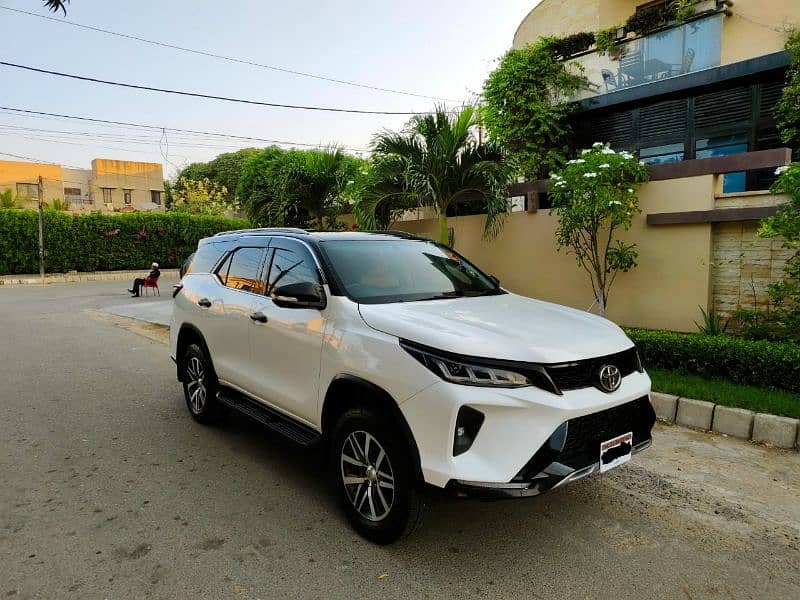 TOYOTA FORTUNER 2.7cc DUAL VVTI CRUISTRONIC  MODEL 2017 ORIGINAL WHITE 0