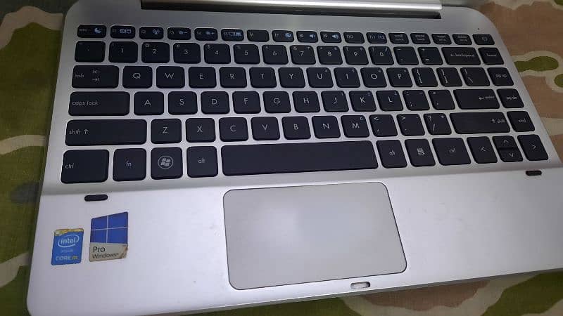 haier laptop Y11B 1