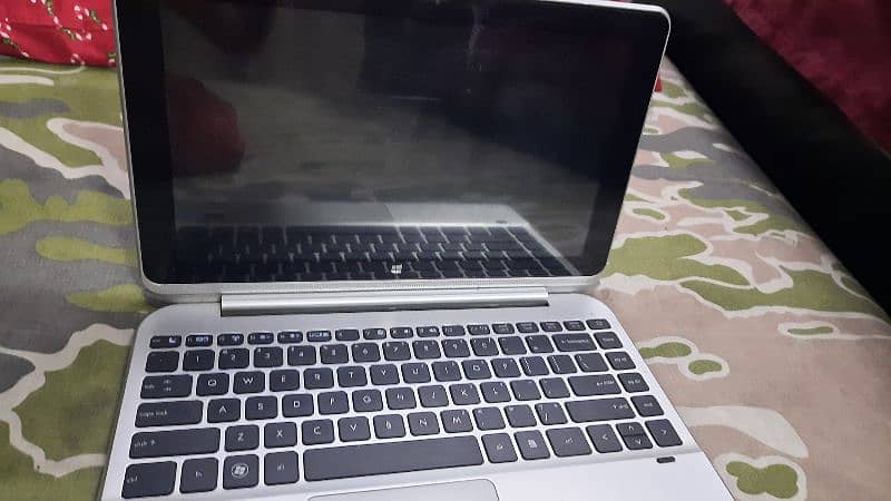 haier laptop Y11B 2