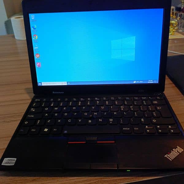 Lenovo Thinkpad X120e 1