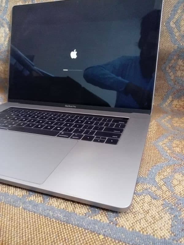 MacBook pro 2017 15 Inch Touchbar Urgent Sale 2