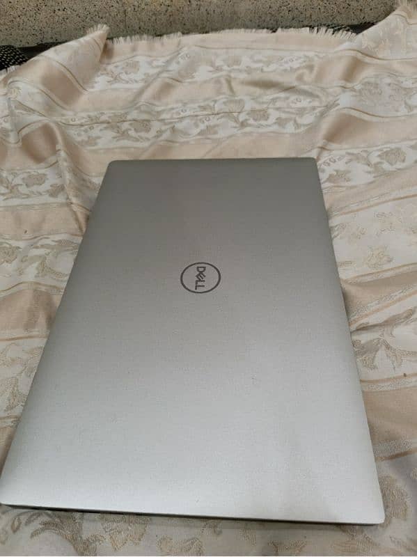 Dell perision 5530 core i7 -8th gen - nividia Quadro 1000 4 gb dedica 2