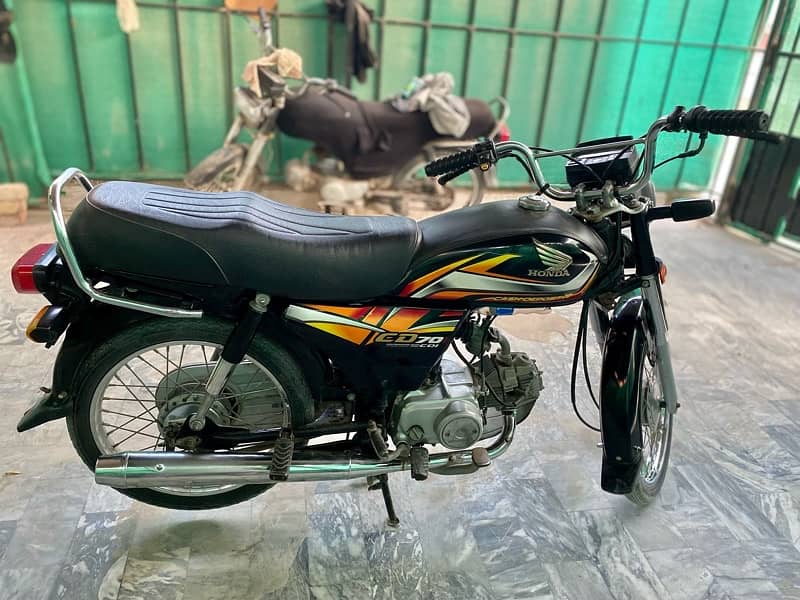 Honda CD 70 2022 3