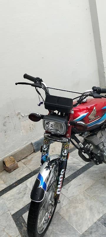 I m selling CG 125 2024 model 4