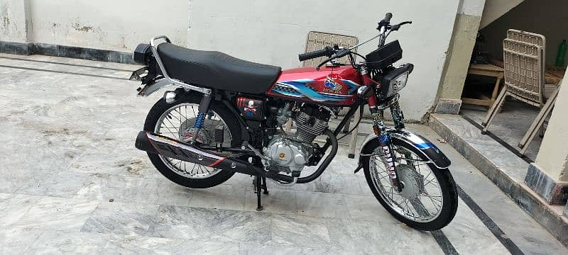 I m selling CG 125 2024 model 8