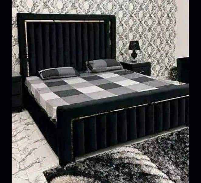 King Bed with side tables/03019225195 5