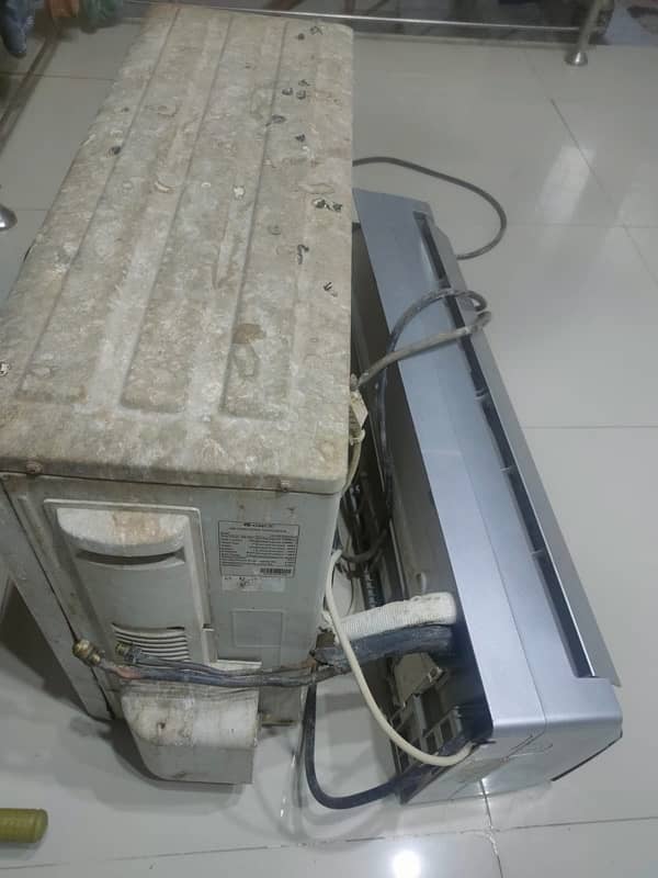 GREE 1 TON INVERTOR WORKING GOOD CONDITION 1