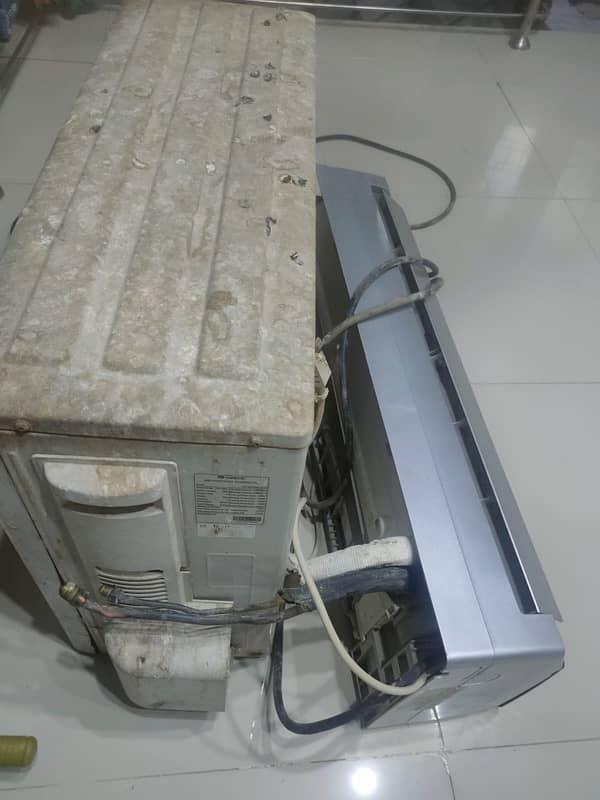 GREE 1 TON INVERTOR WORKING GOOD CONDITION 2