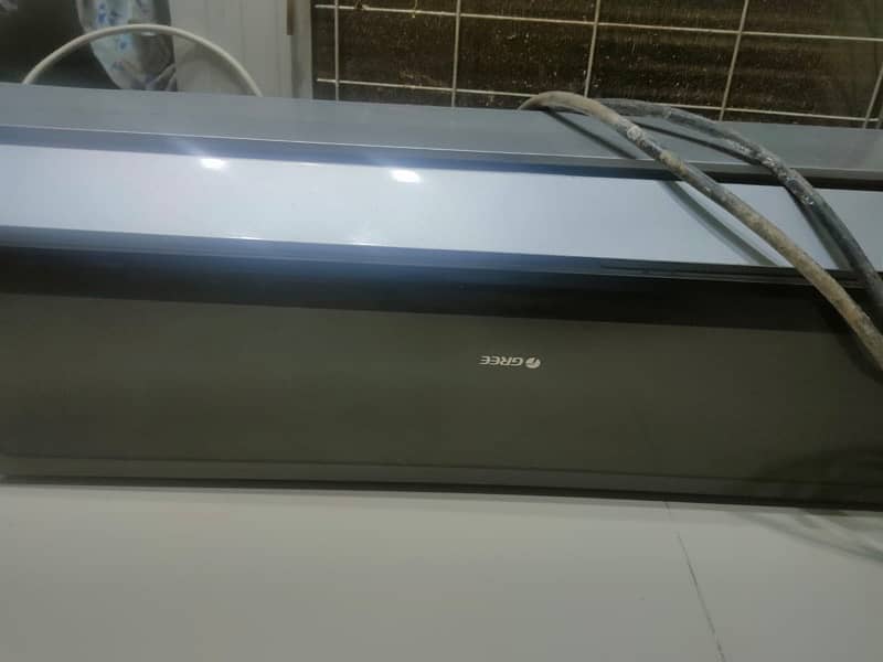 GREE 1 TON INVERTOR WORKING GOOD CONDITION 4