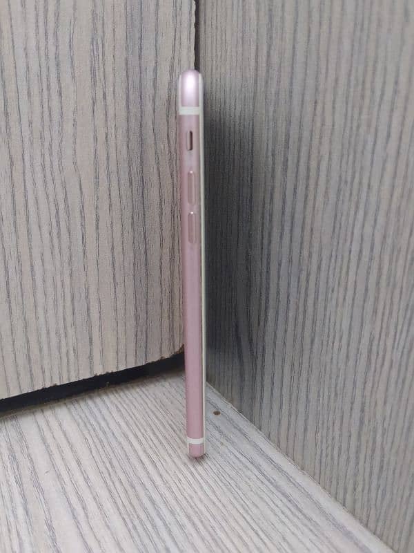 iPhone 7: colour rose pink 2