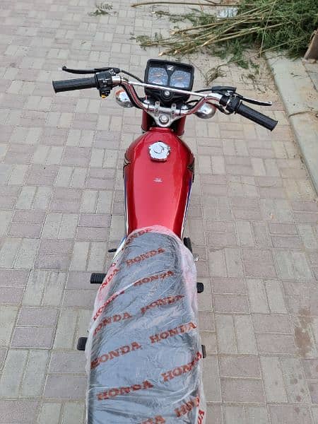 Honda CG125 Red. Excellent Condition 6