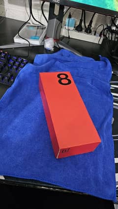 Oneplus 8pro with box and charger