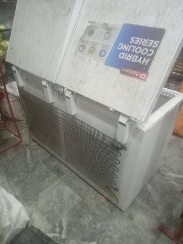 Dàwnlance freezer new condition 2