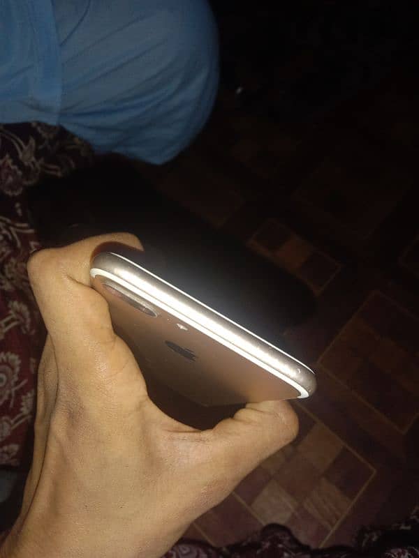 iphone 7plus 128 gb non PTA but sim working 2