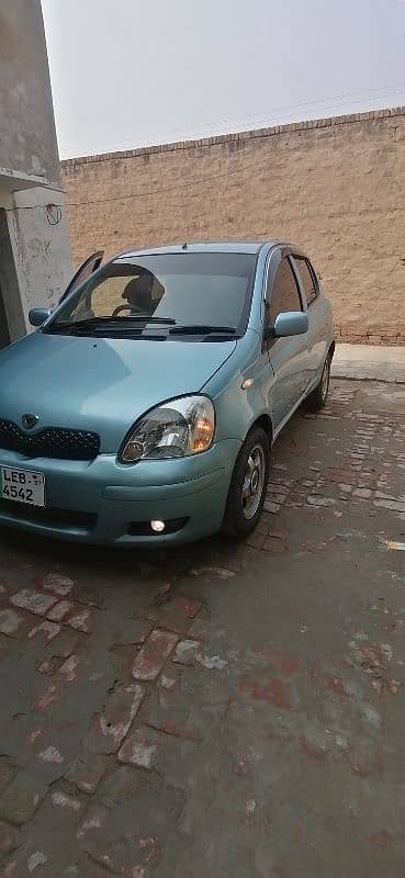 Toyota Vitz 2002 3