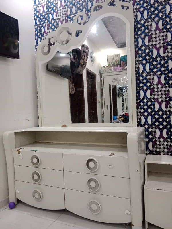 Dressing Table With 2 Side Box 3