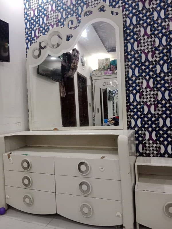 Dressing Table With 2 Side Box 6