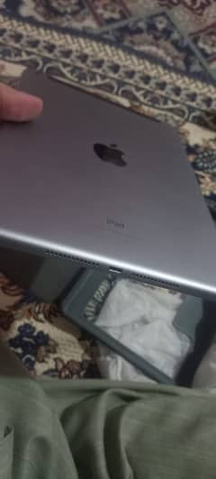 Ipad 6th generation (Exchange possible with good phone)