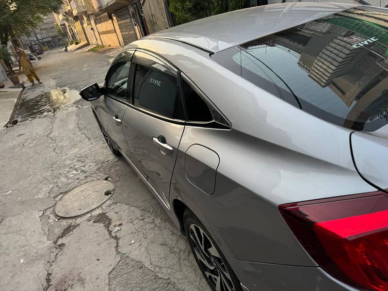 Honda Civic Oriel 1.8 i-VTEC 2018 Model Excellent Condition 3