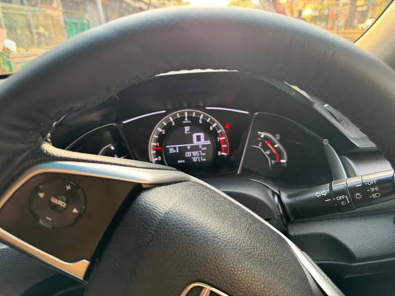 Honda Civic Oriel 1.8 i-VTEC 2018 Model Excellent Condition 5